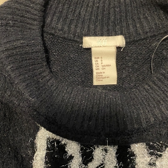 Navy Blue Cozy sweater from H&M - Picture 2 of 2